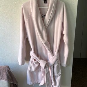 Women’s Victoria’s Secret light pink rub